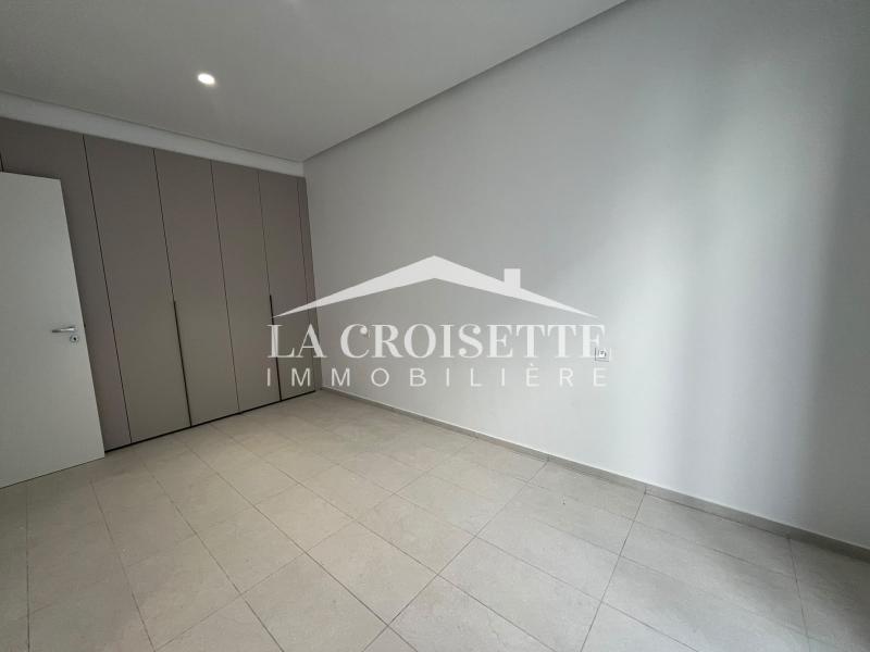 Villa S+3 avec piscine et jardin à Gammarth